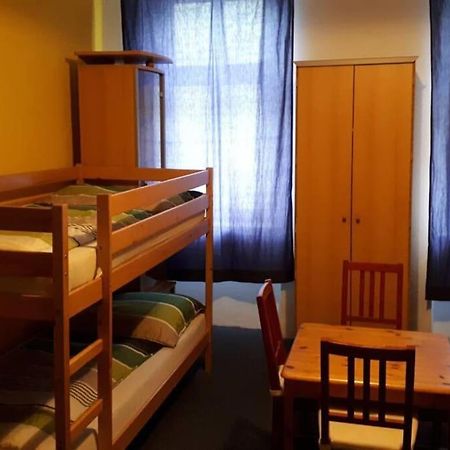 וינה Simple Apartment 10 Minutes To Downtown מראה חיצוני תמונה