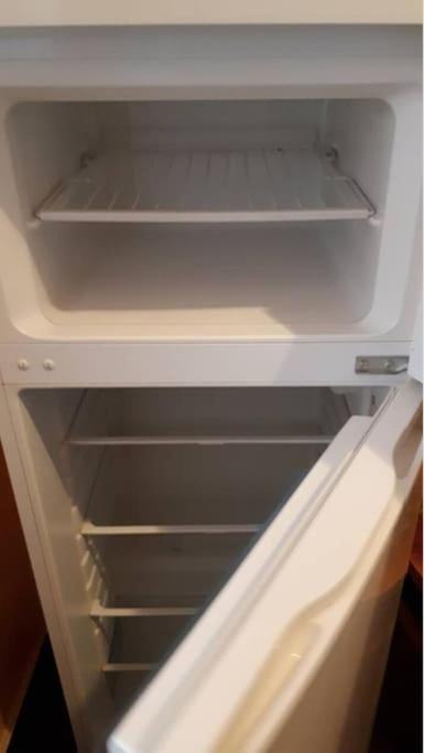 וינה Simple Apartment 10 Minutes To Downtown מראה חיצוני תמונה