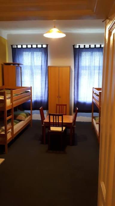 וינה Simple Apartment 10 Minutes To Downtown מראה חיצוני תמונה
